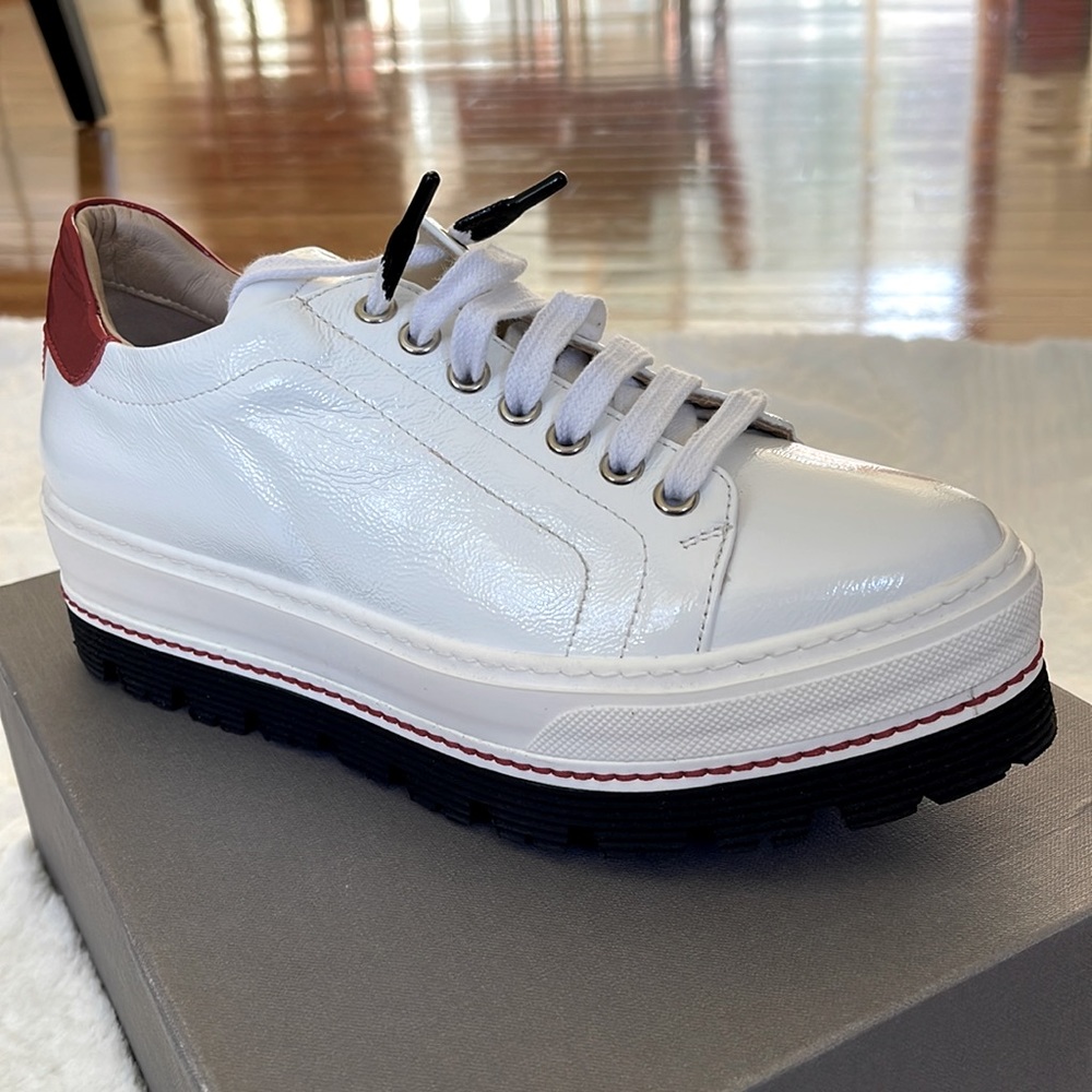 COPY - COPY - Size: 37(EU) 7(US) Beautiful Laura Bellariva sneaker, I have one …